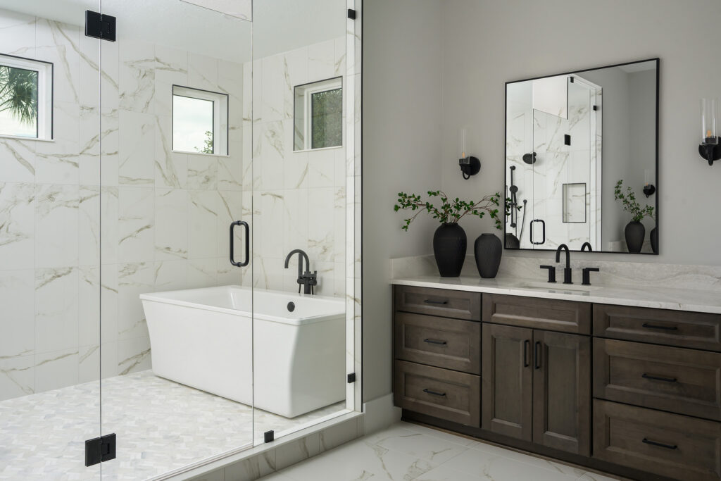 4712 W Clear Ave TAMPA_MasterBathroom01
